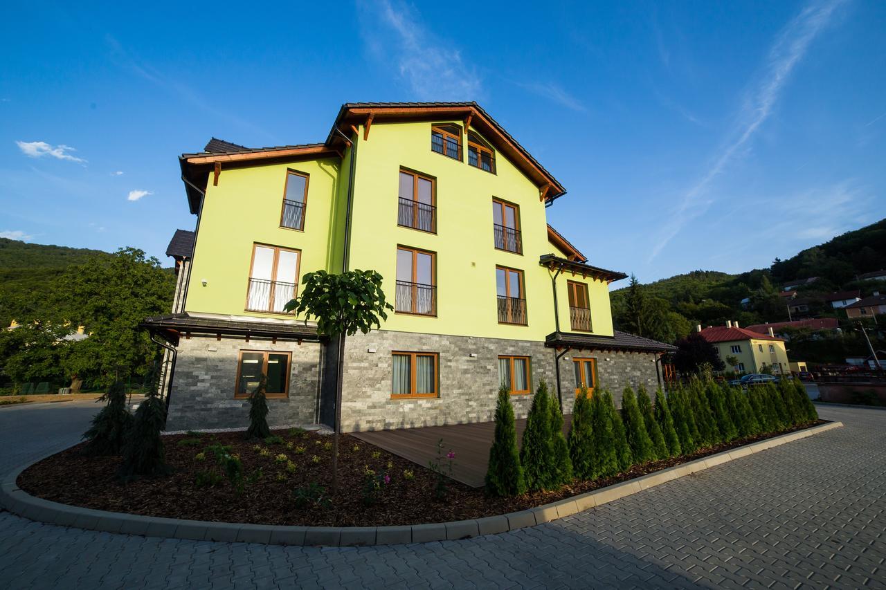 Hotel Daro Banská Štiavnica Exteriör bild