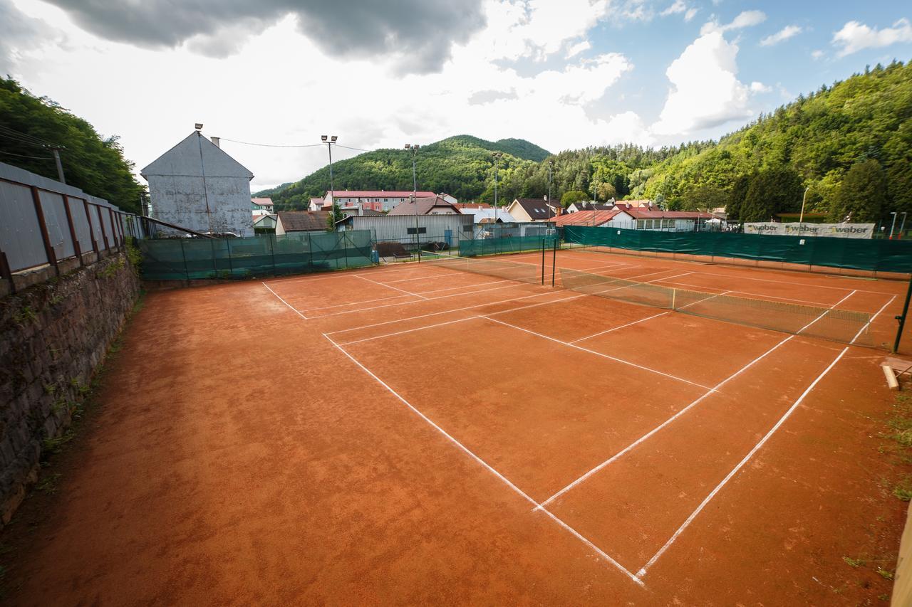Hotel Daro Banská Štiavnica Exteriör bild
